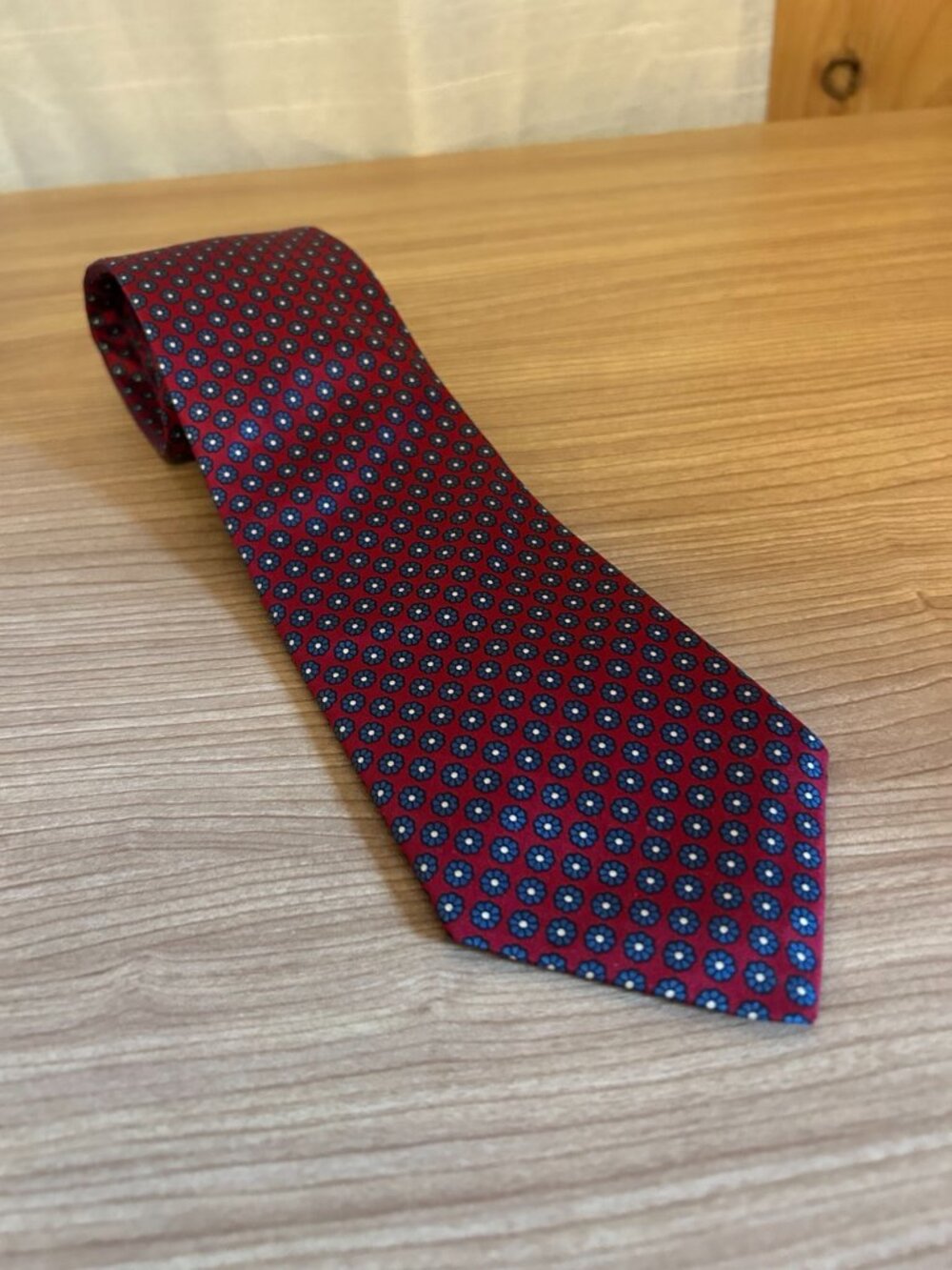 Classic Harvé Benard by Benard Holtzman men’s necktie crafted from 100% silk.